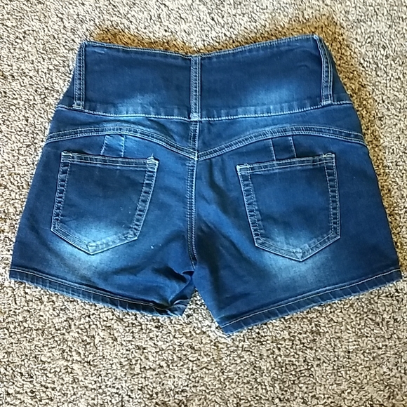 Go Go Star Shorts - Picture 2 of 4